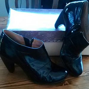 Sofft Frederica boots black patent leather